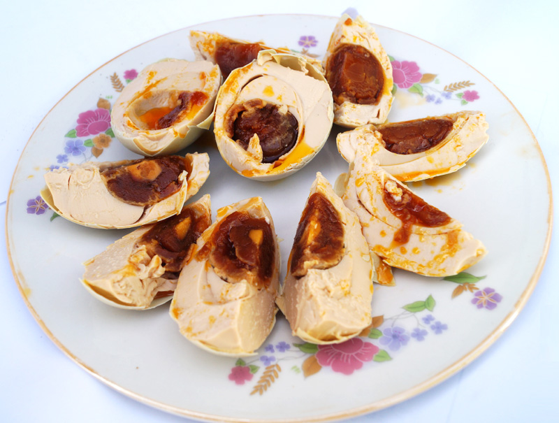 鹹鴨蛋含鹽高(gāo)，它的(de)正确吃(chī)法是(shì)什(shén)麽？